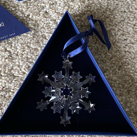 Swarovski crystal 2004 annual Christmas snowflake ornament with box & COA - Picture 11 of 11